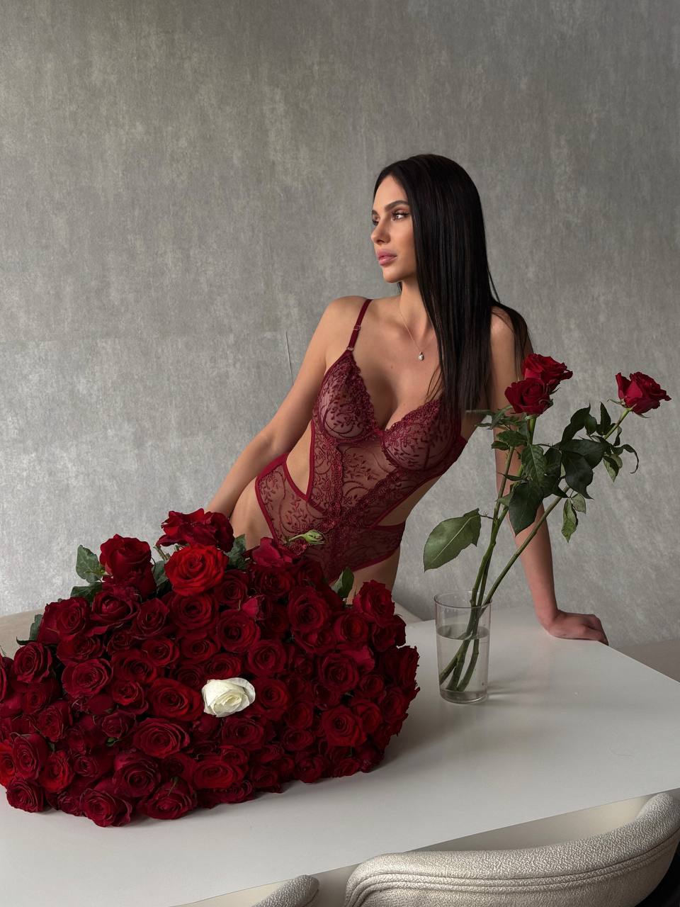 Amore Zarif Brode Detaylı Balenli Bodysuit – Şık ve Destekleyici Tasarım